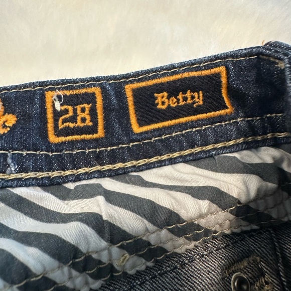 Rock Revival Jean Shorts - Betty Cut - Picture 16 of 16